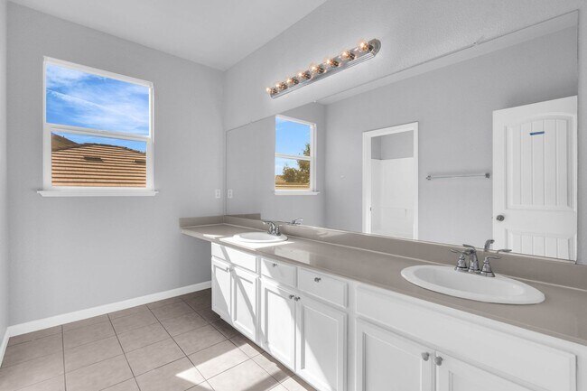 Building Photo - EXTRA LARGE HOME AND LOT... NESTLED IN THE ANTIOCH HILLS... 5 BEDS/3 BATHS/LARGE LIVING ROOM AND ...