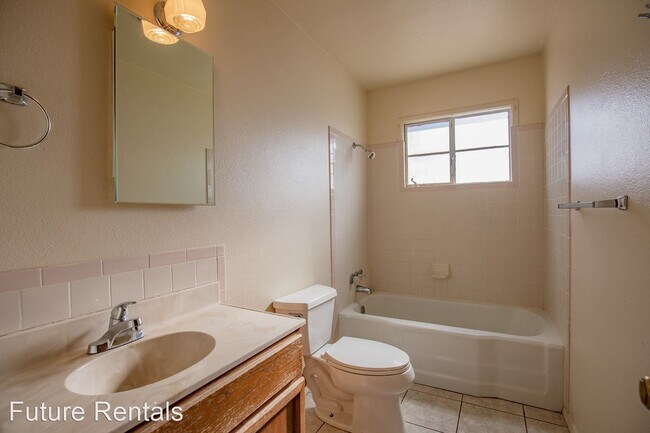 Building Photo - 3 br, 2 bath House - 1010 Dexter