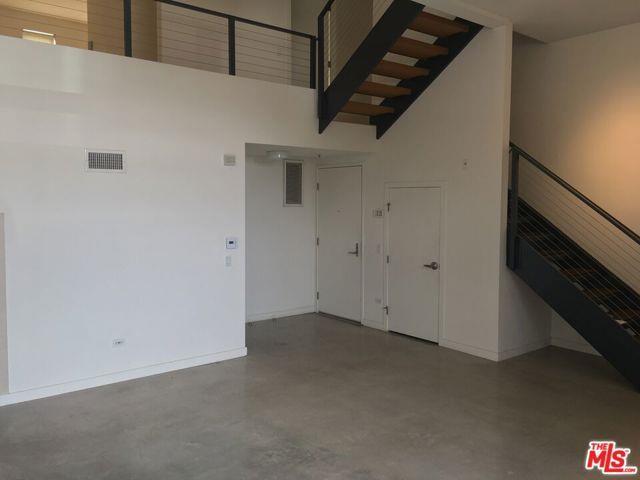 Building Photo - 800 Hampton Dr