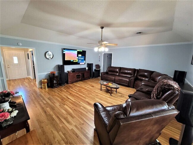 Building Photo - 481 Autumn Trail Cove