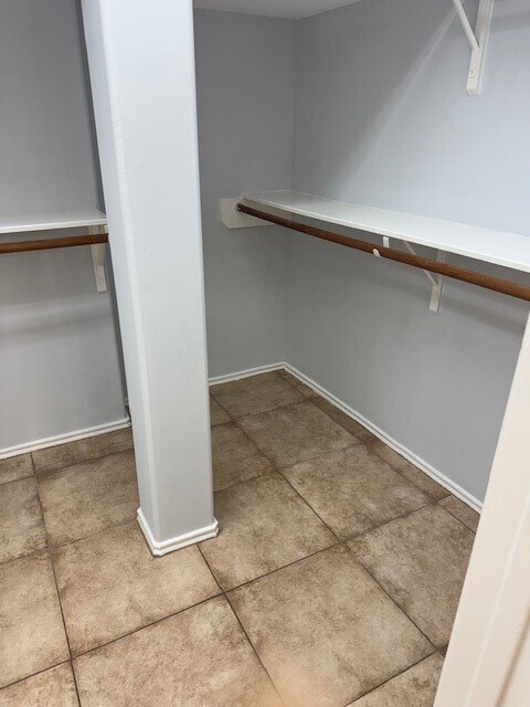 Building Photo - 10411 Iris Lake Ct