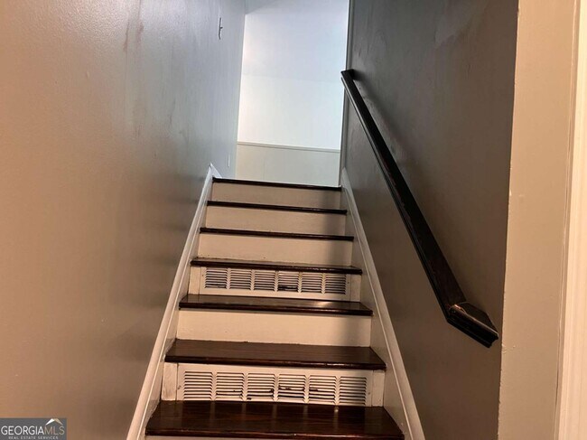 Building Photo - 1947 Kenwood Pl SE