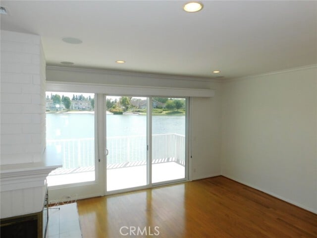 Building Photo - 7 Lakeview