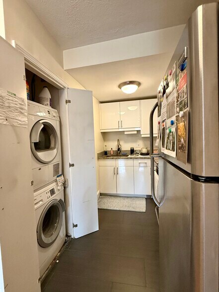 Building Photo - 631 Tremont St