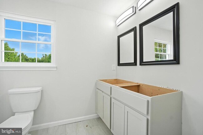 Building Photo - 4739 Bates Dr