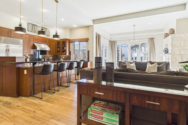 Building Photo - 501 Rio Grande Pl