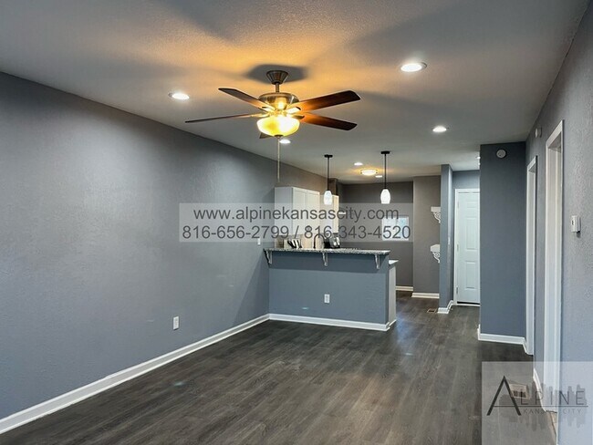 Building Photo - Fresh & Updated, Vouchers OK!