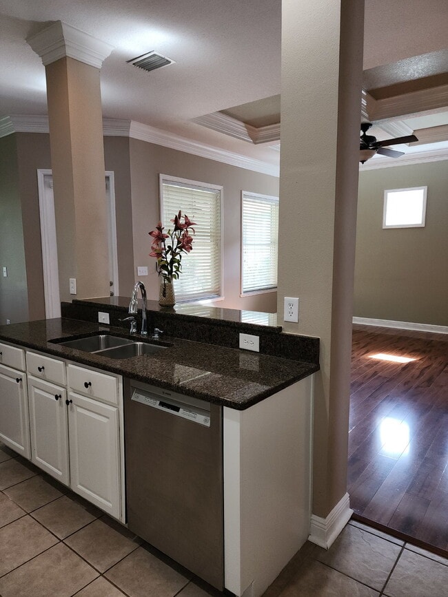 Building Photo - 8505 Lagerfeld Dr