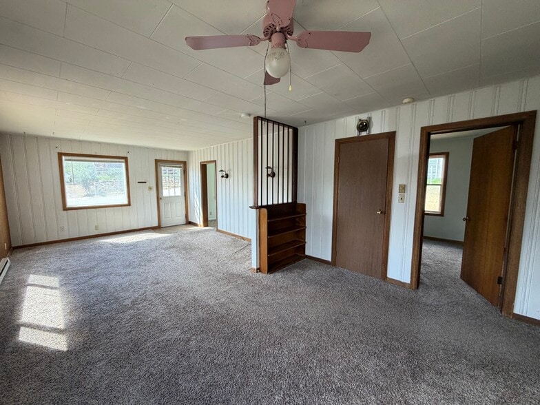 Building Photo - 1213 Nieman St