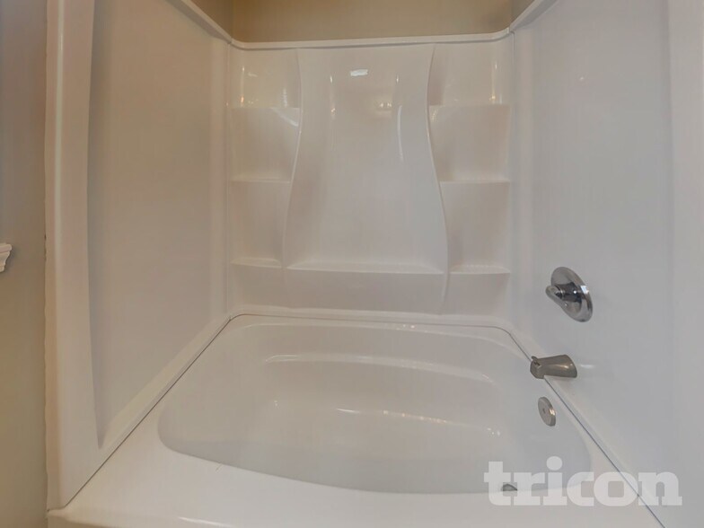 Building Photo - 1617 Faircrest Ln