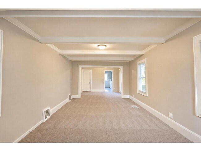 Building Photo - 3754 Dupont Ave N
