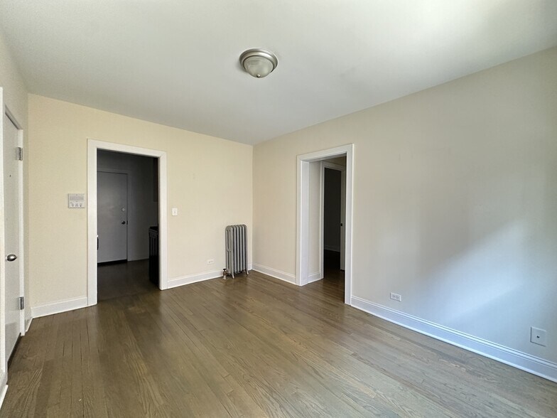 Building Photo - 2645 N Spaulding Ave