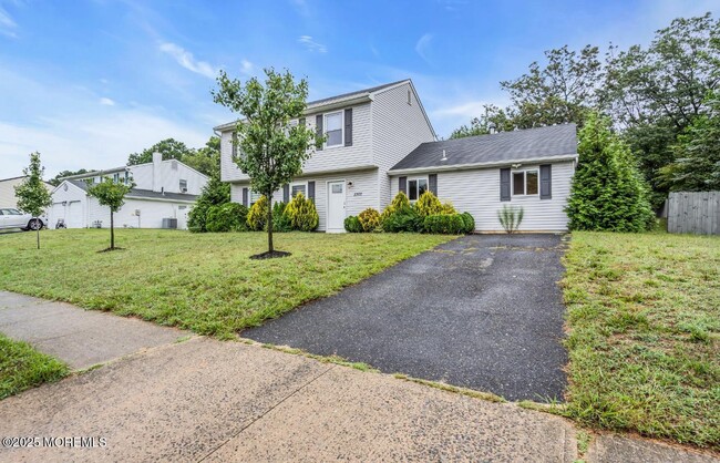 Building Photo - 2300 Oak Knoll Dr