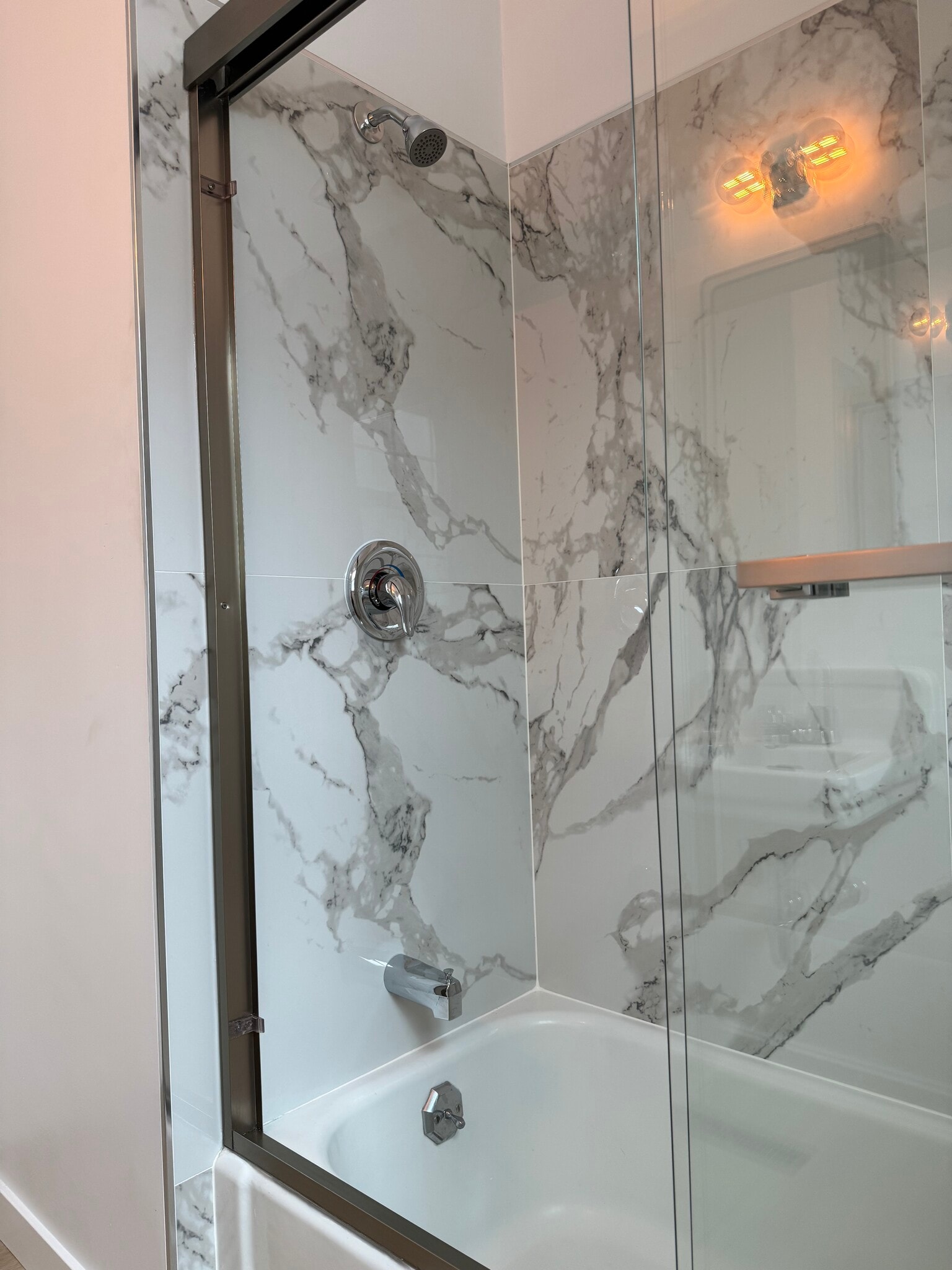 Building Photo - 22051 Vanowen St