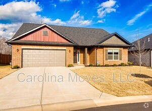 Building Photo - 347 Cypress Holw Trl