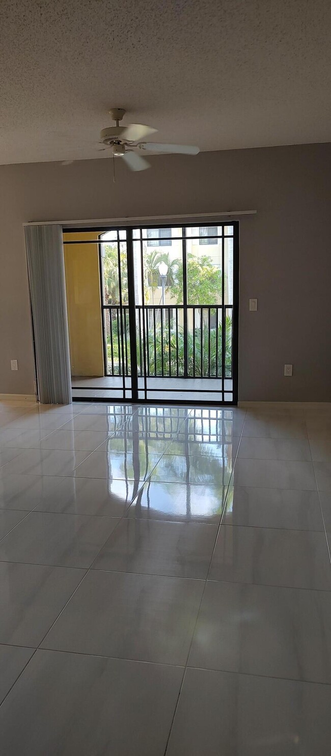 Building Photo - 3019 Alcazar Pl
