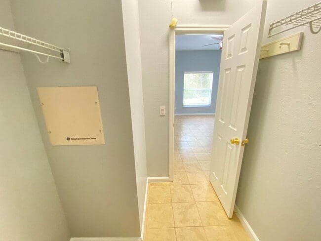 Building Photo - 5 bed / 2.5 bath Lake Nona Townhome!