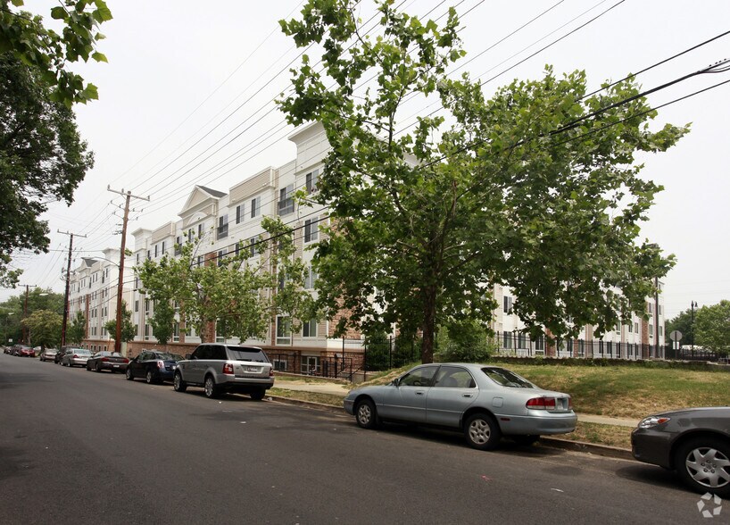 Boundary Stone Flats 800 Kenilworth Ave NE Washington DC 20019