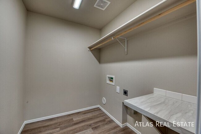 Building Photo - 17805 N Harpster Wy