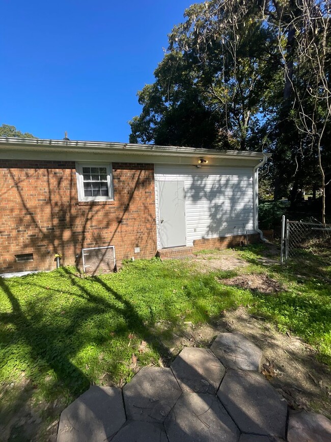 Building Photo - Single Level Rental in Sanford, NC - 3 Bed...