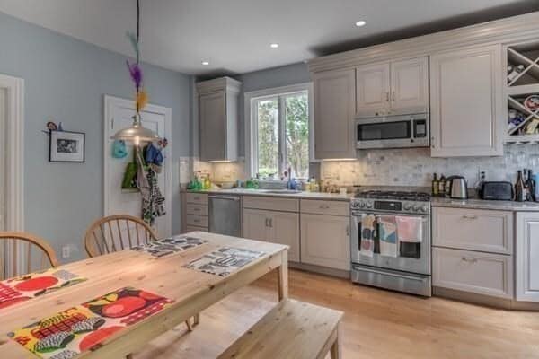 Primary Photo - 76 Walden St