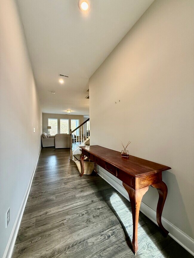 Building Photo - 254 Deardom Wy