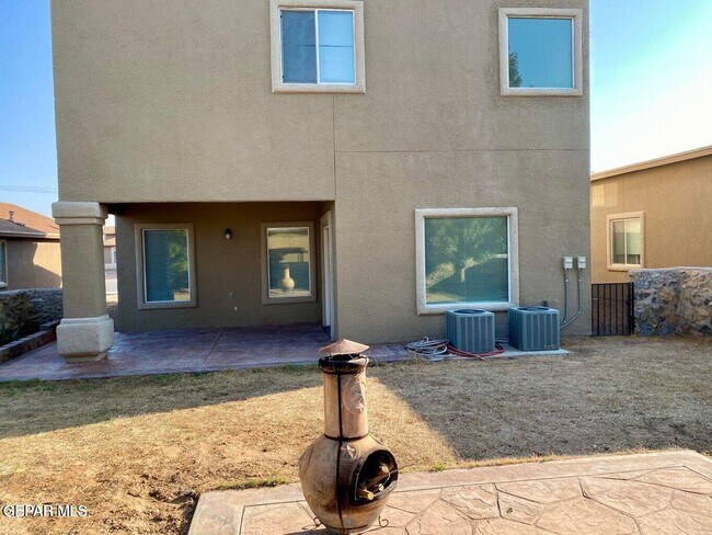 Building Photo - 12331 Sombra Grande Dr