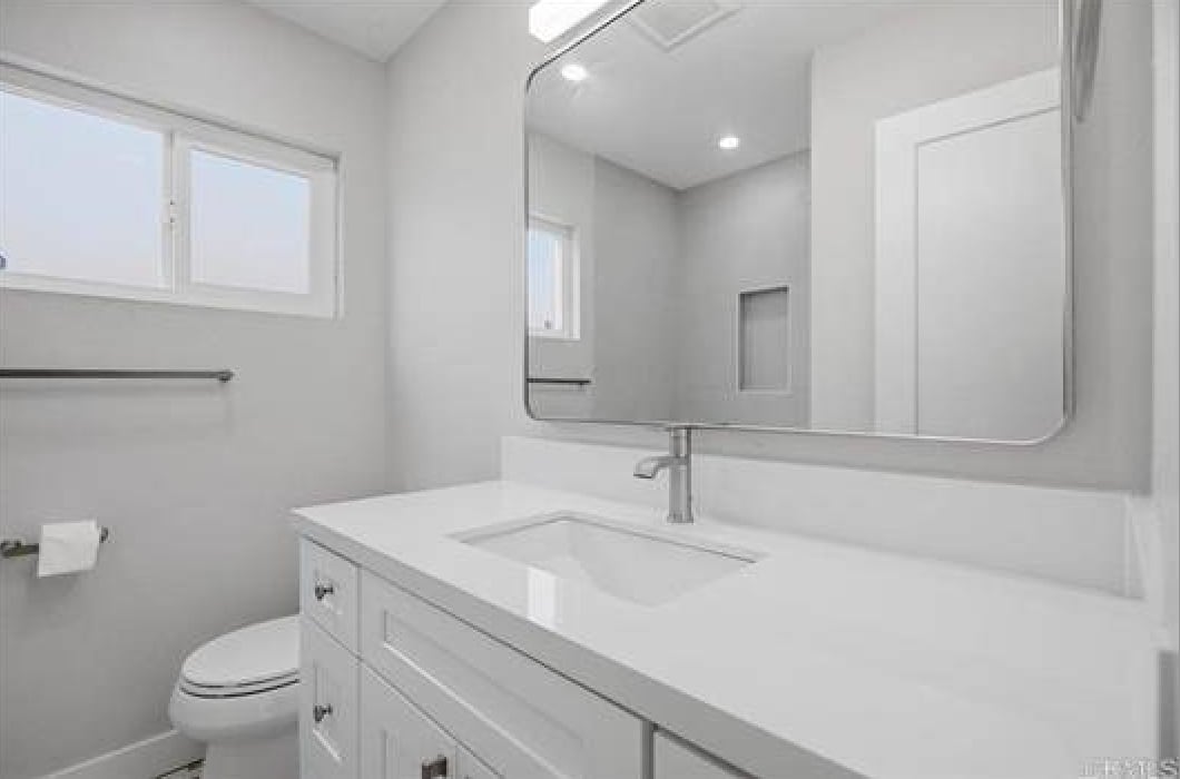 Building Photo - 14547 Kittery St