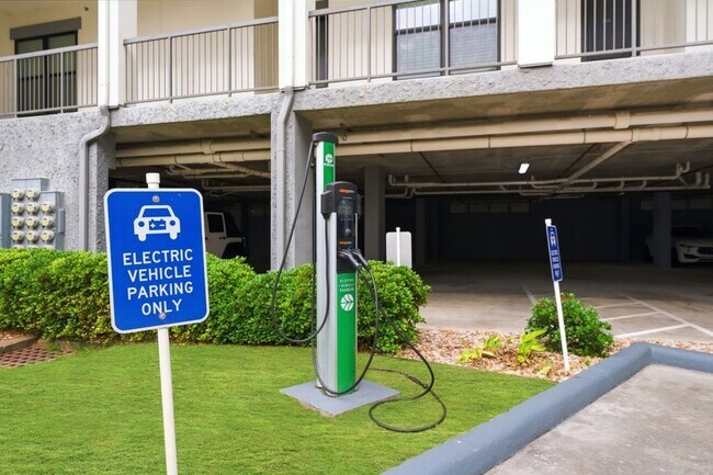 Building Photo - 15260 TX-105