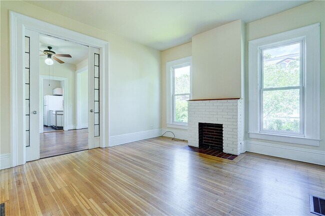 Building Photo - 14 Vick Park A
