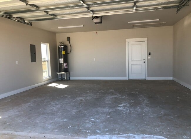 Building Photo - Stunning Home located in Calera