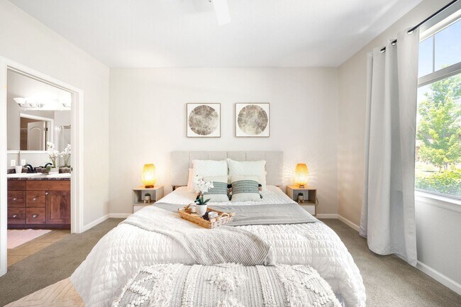 Building Photo - Spacious 3BR + Loft in the Palomino Park Community - Perfect for Comfortable, Convenient and Quit...