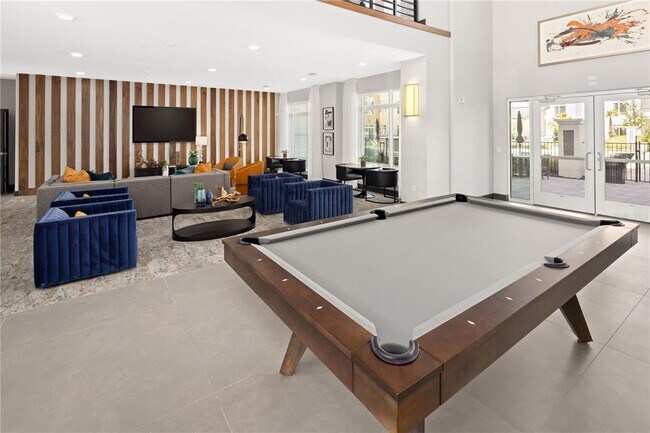 Building Photo - 5256 International Dr