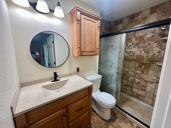 Building Photo - Well maintained single story on over half an acre lot!