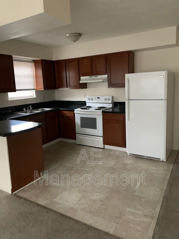 Building Photo - 1323 Cary Ave