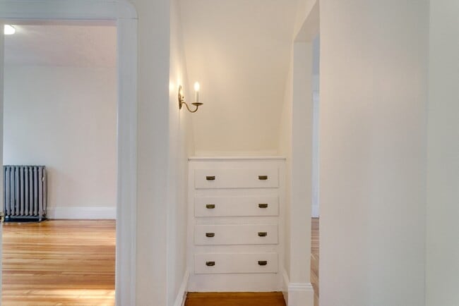 Building Photo - 31 Firglade Ave