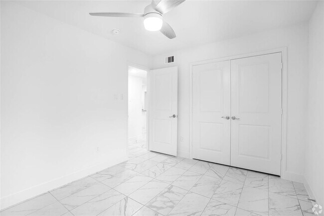 Building Photo - 4362 Bellfort Ave