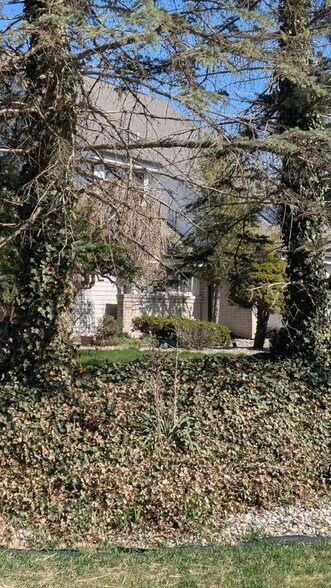 Building Photo - 30384 Castleford Ct