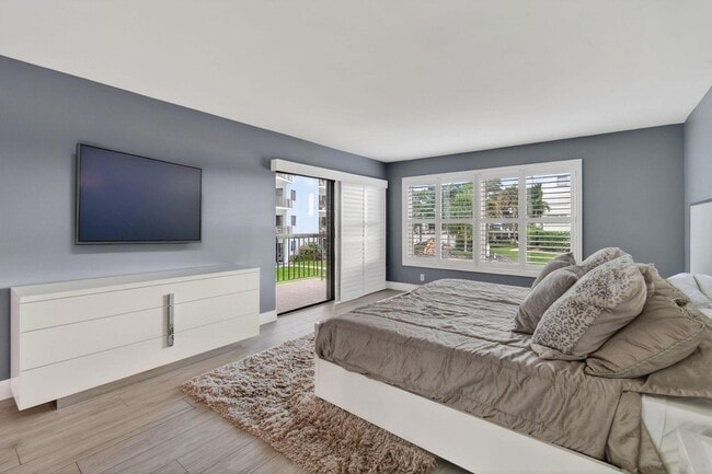 Building Photo - 372 Golfview Rd