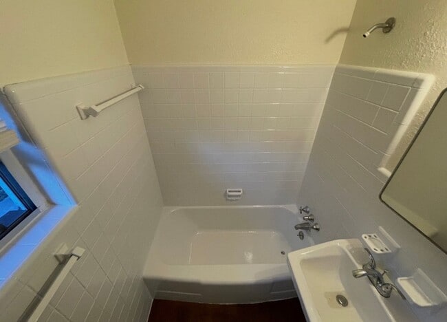 Building Photo - Welcome Home, Cozy House For Rent, JAX Heights