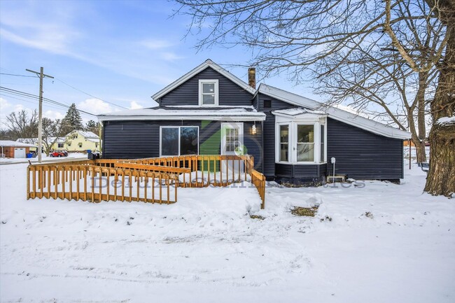 Building Photo - Stunning Fully Remodeled 3 Bed Home on a Huge Lot in Coopersville