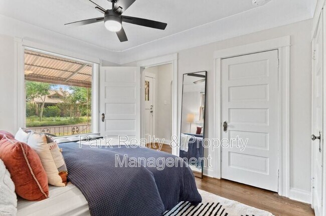 Building Photo - 2742 W Denver Pl