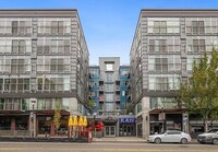 Building Photo - One-bedroom Condo right in the Heart of Capitol Hill!!!!!!