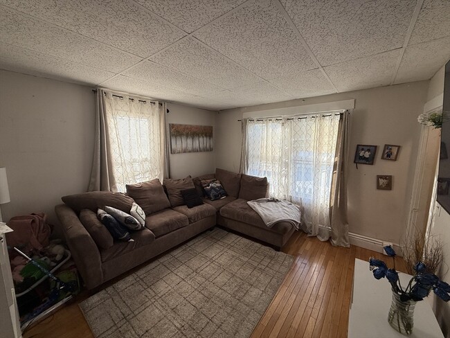 Building Photo - 76 Fowle St