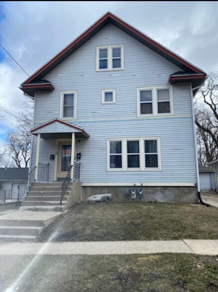 Primary Photo - 1119 N Winnebago St