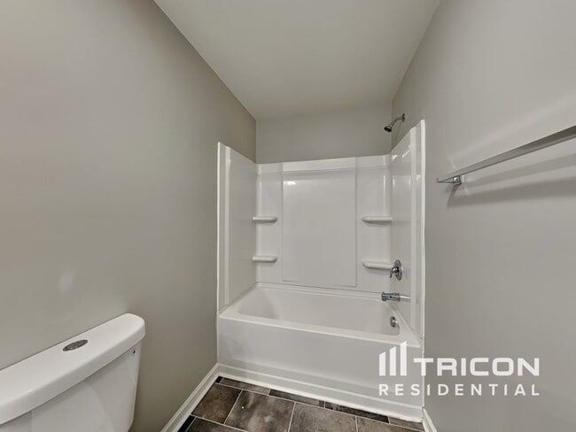Building Photo - 918 Robys Pl