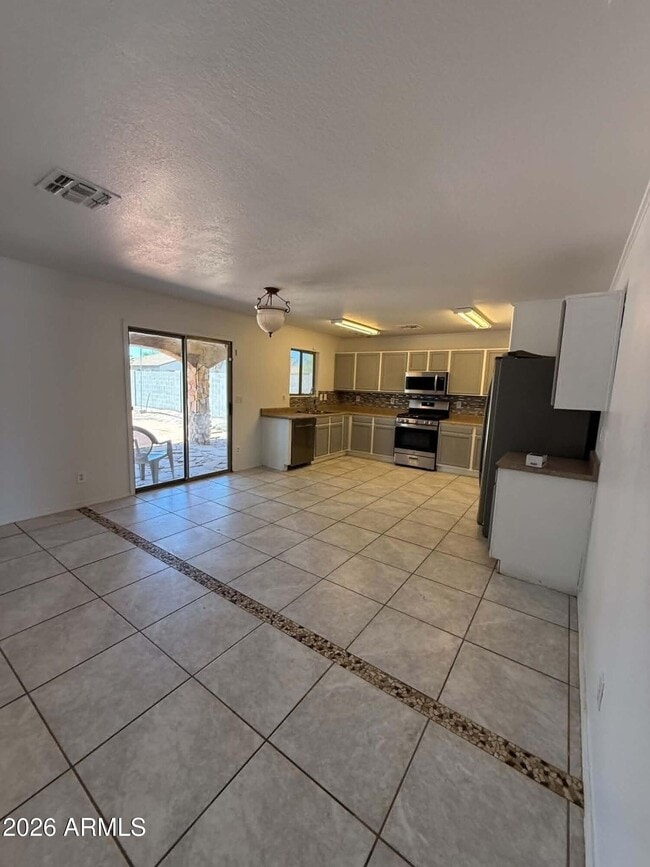 Building Photo - 1261 E Dust Devil Dr