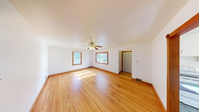 Building Photo - 820 N 13th St