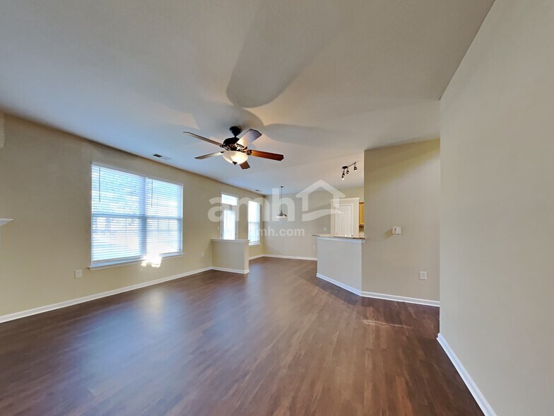 Building Photo - 133 Milroy Ln