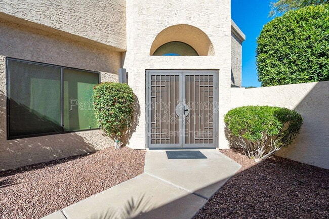 Building Photo - 10640 E Vogel Ave
